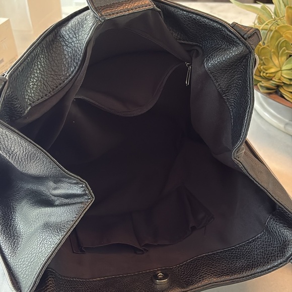 Kenneth Cole Reaction Black Pebbled Leather Tote - Picture 11 of 12